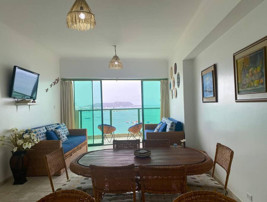 En Colon Miramar Con Netflix 8 Personas * Salinas (Santa Elena)