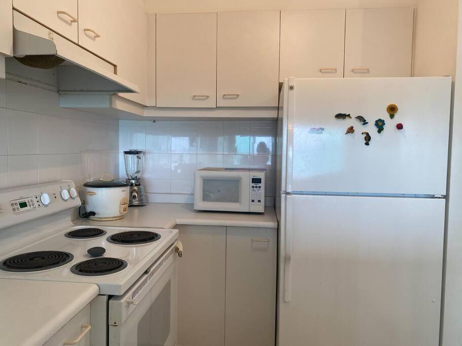 En Colon Miramar Con Netflix 8 Personas * Salinas (Santa Elena)