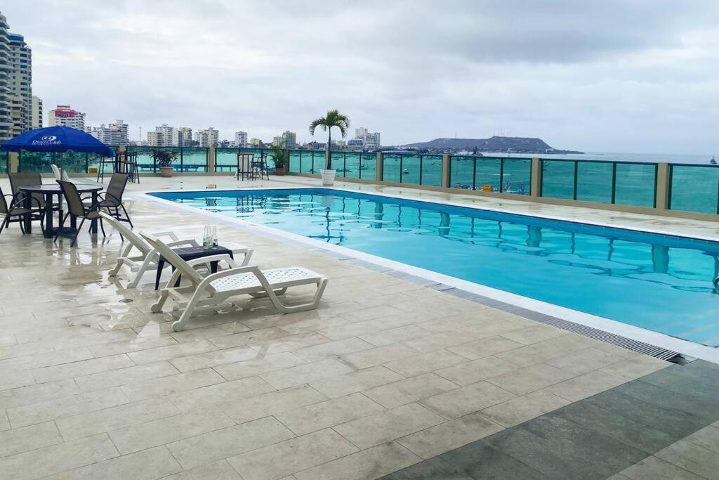 En Colon Miramar Con Netflix 8 Personas * Salinas (Santa Elena)