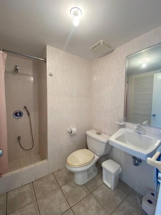 En Colon Miramar Con Netflix 8 Personas Apartment Salinas (Santa Elena)